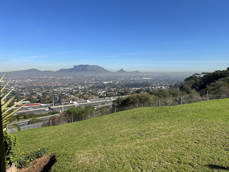 3 Bedroom Property for Sale in Loevenstein Western Cape